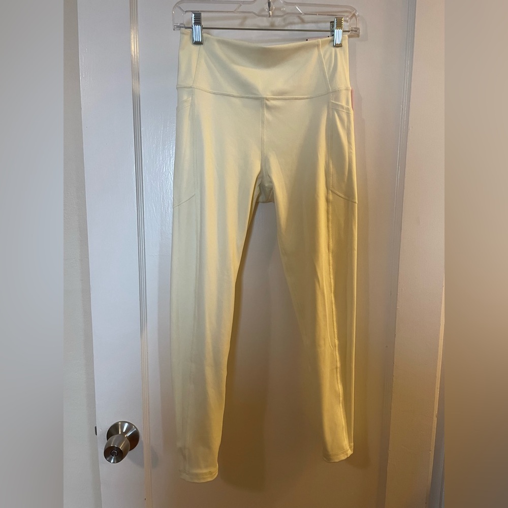 NWT Victoria’s Secret Incredible Essential High-Rise Yellow Legging Women’s 8